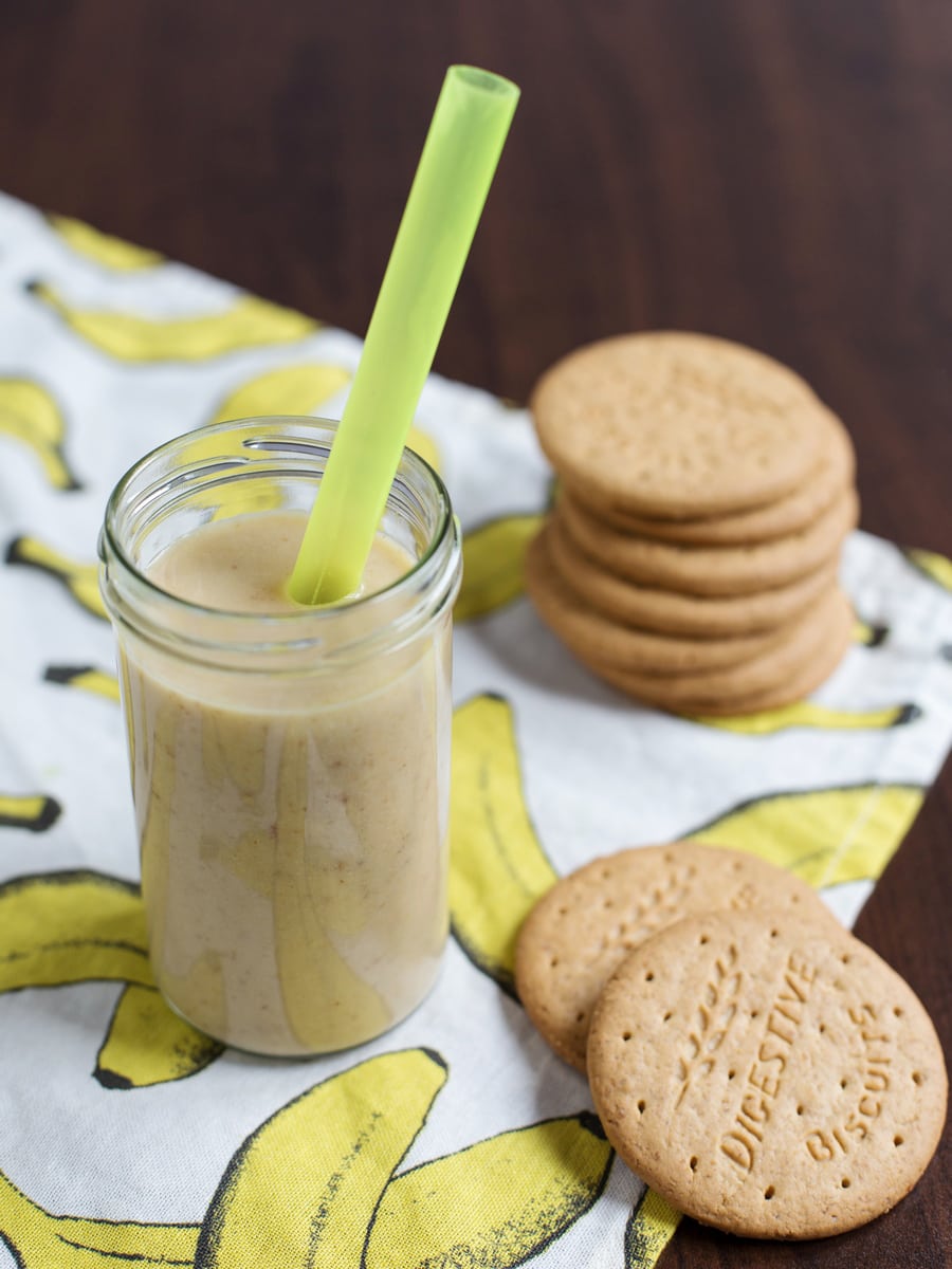 An easy smoothie that requires only three ingredients: a banana, some milk, and 2 Digestive biscuits.