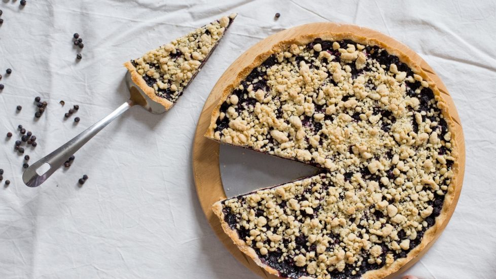 Blueberry tart with a crumbly top • Electric Blue Food - Kitchen ...