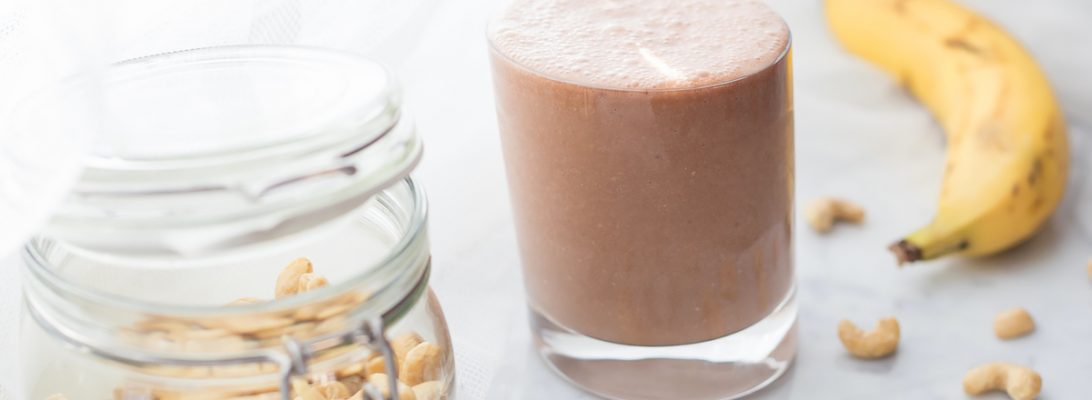 banana cashew milk oats smoothie