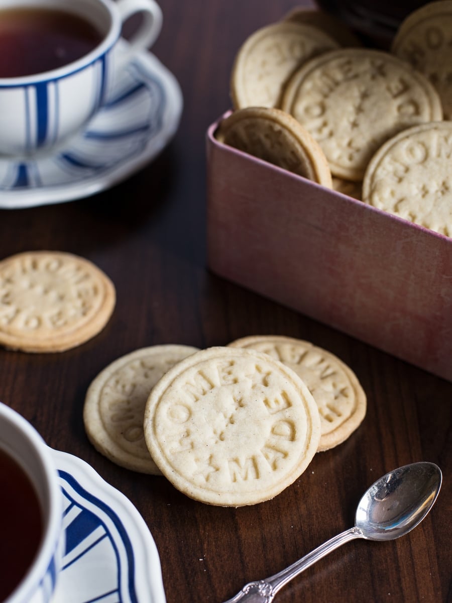 Easy vanilla and butter biscuits