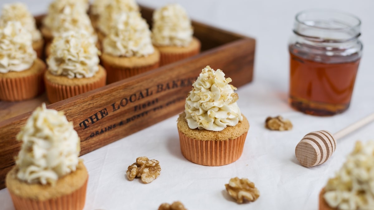 Walnut cupcakes with honey mascarpone frosting