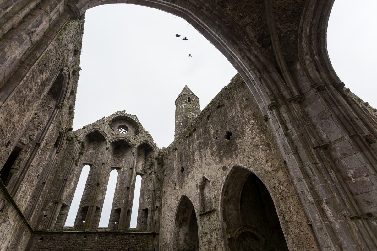 Ruins of th eRock of Cashel abbey seen from the inside.