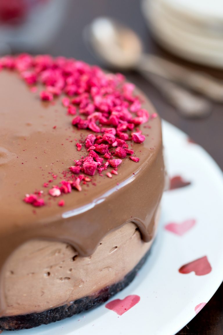 Dark chocolate cheesecake with raspberry filling