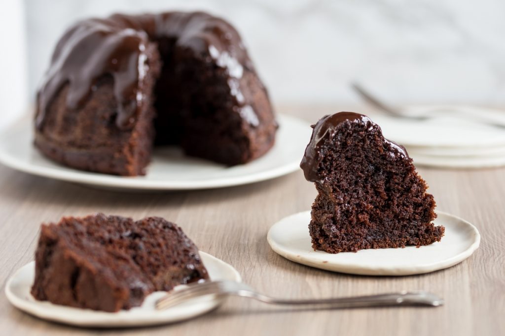 Chocolate pumpkin Bundt cake with homemade pumpkin purée • Electric ...