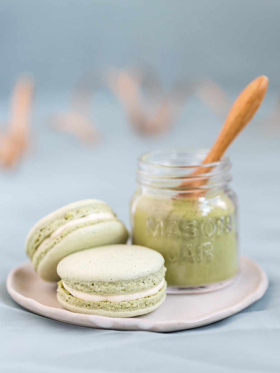 Green tea matcha macarons • Electric Blue Food - Kitchen stories from ...