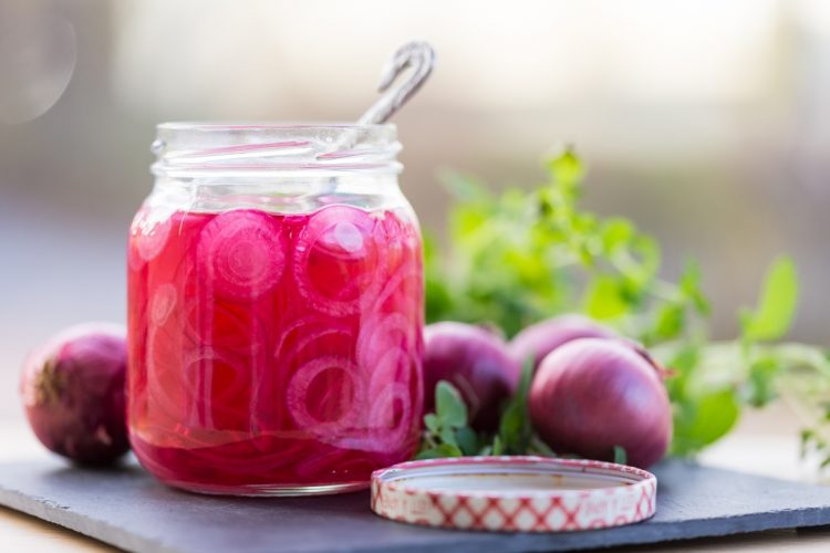 Swedish pickled red onion (picklad rödlök) • Electric Blue Food ...