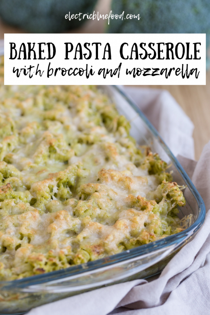 Broccoli pasta bake: a baked pasta casserole with broccoli and mozzarella. 