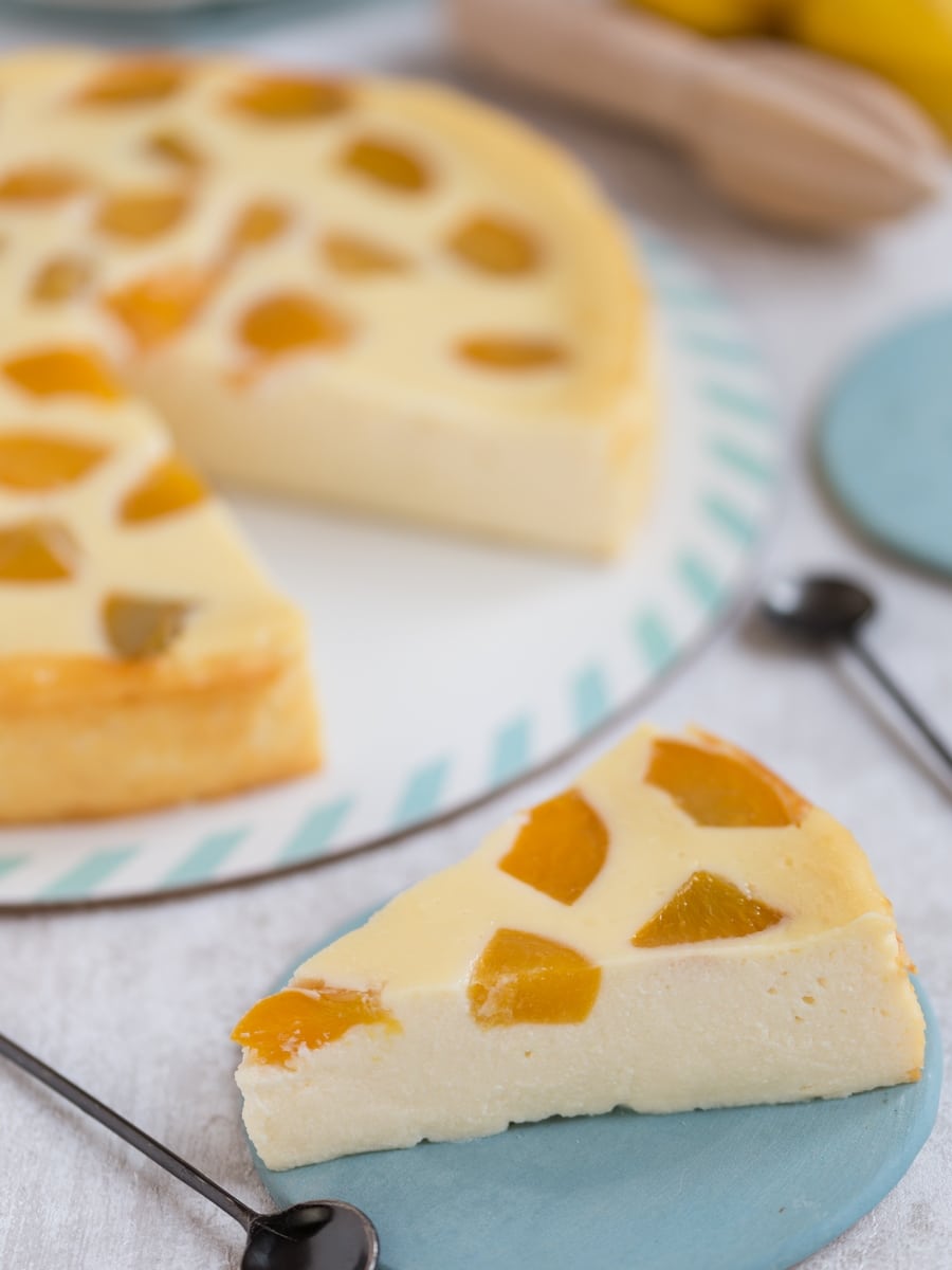 crustless ricotta cheesecake with canned peaches sliced