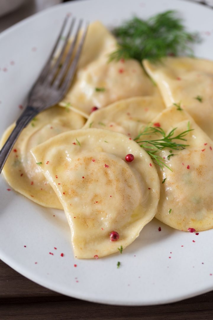 Smoked salmon ravioli with dill and potato • Electric Blue Food ...