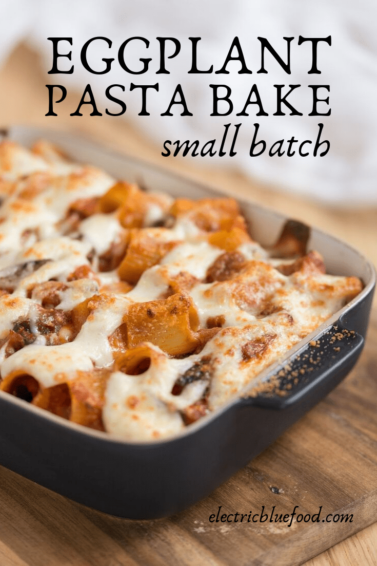 Small-batch eggplant pasta bake. A rich eggplant tomato sauce paired with your favourite pasta, drowned in bechamel and topped with crunchy parmesan.