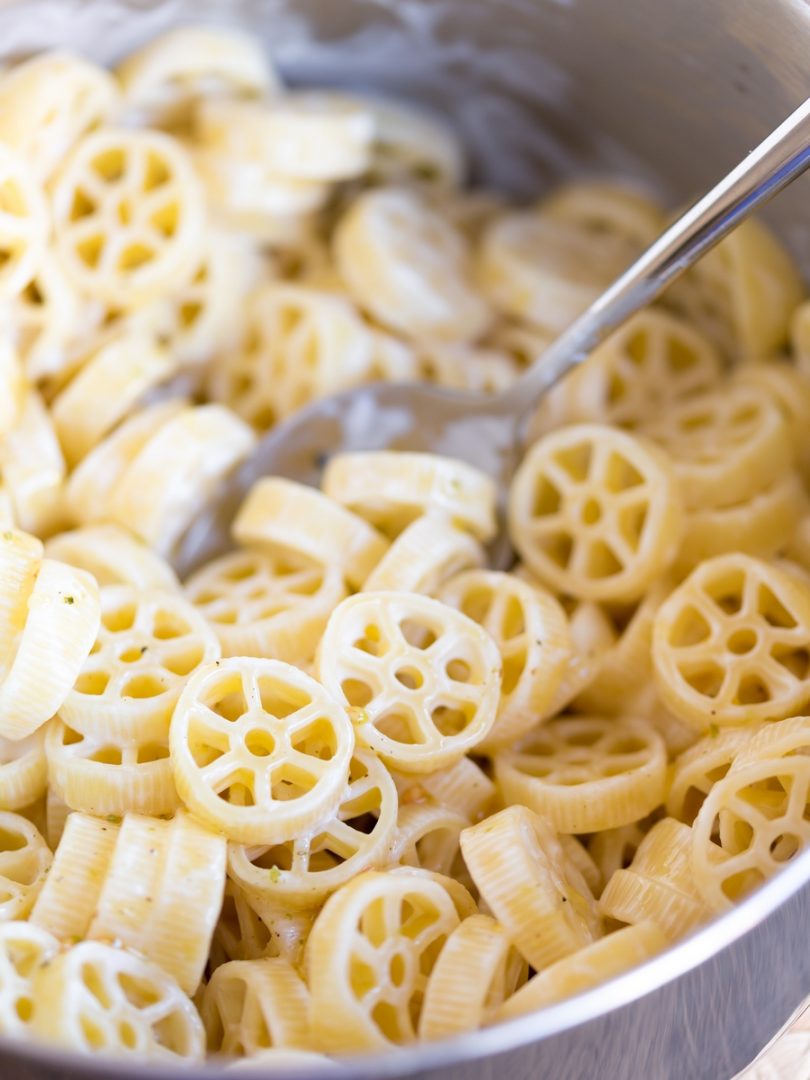 Creamy pasta with roasted cherry tomatoes • Electric Blue Food