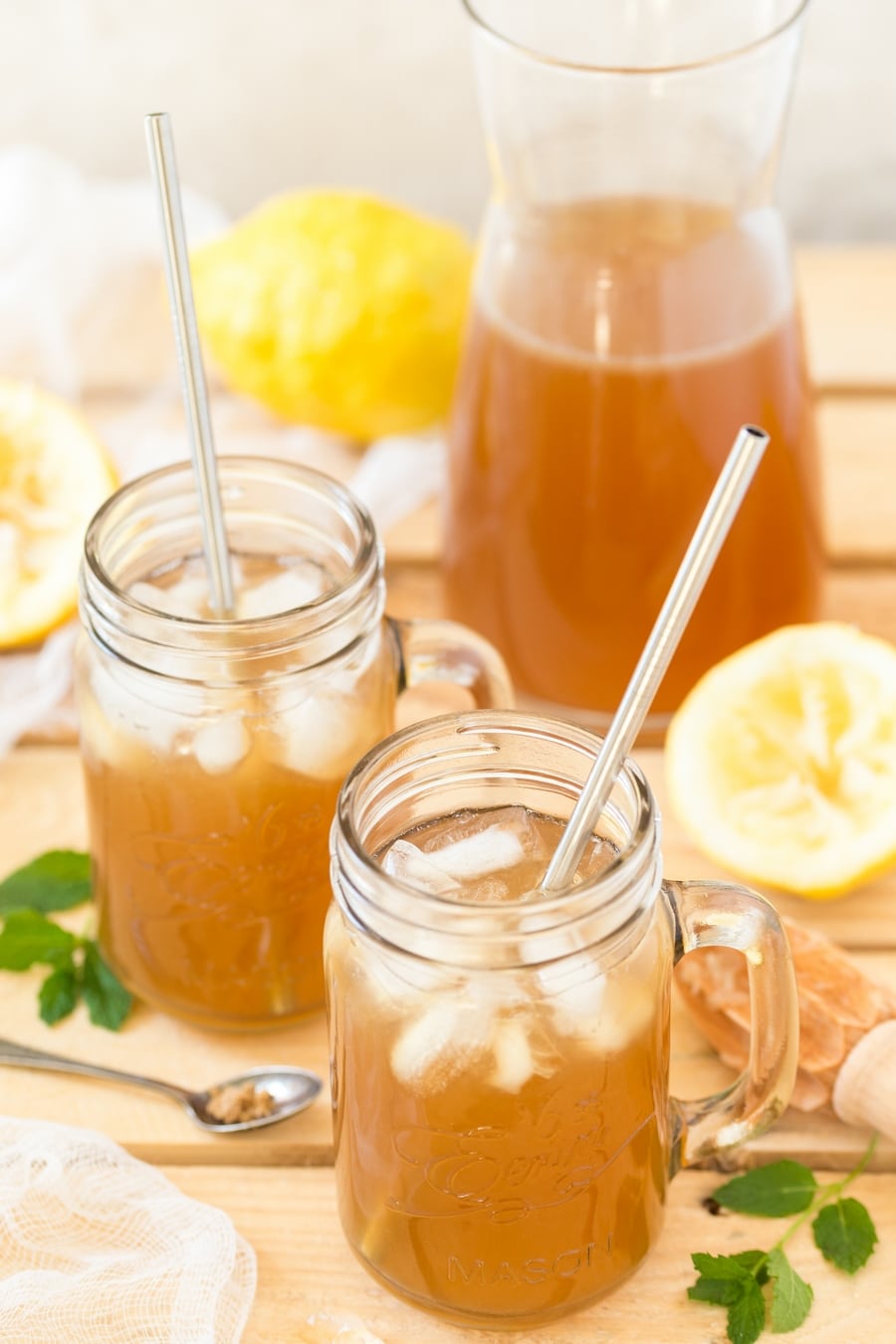 Brown sugar lemonade served in mason jars.