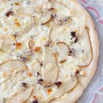 Pear and blue cheese pizza bianca.