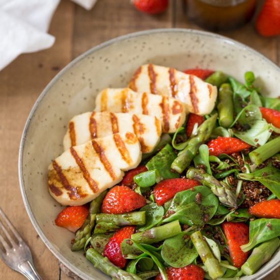 Halloumi asparagus salad with strawberries and quinoa.