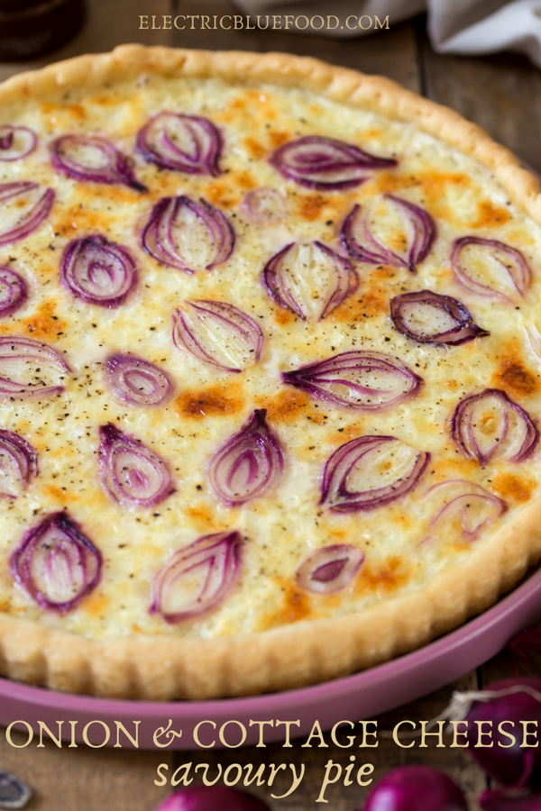 A delicate vegetarian savoury pie with a cottage cheese filling and thinly sliced pearl onions. This onion cottage cheese tart works great as a starter or as a lighter lunch, with a nice glass of white wine.