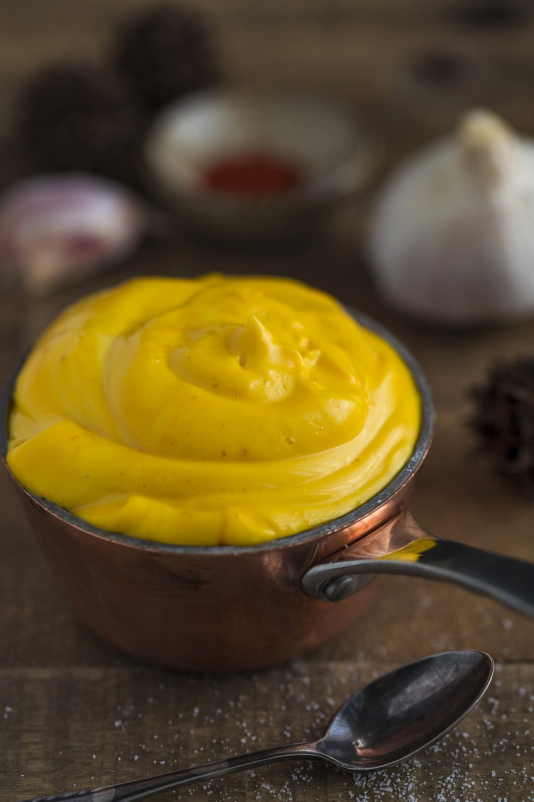 Saffron garlic mayonnaise from scratch • Electric Blue Food