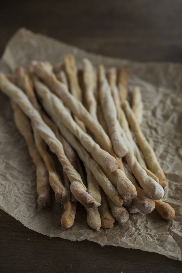 Italian breadsticks with lard.