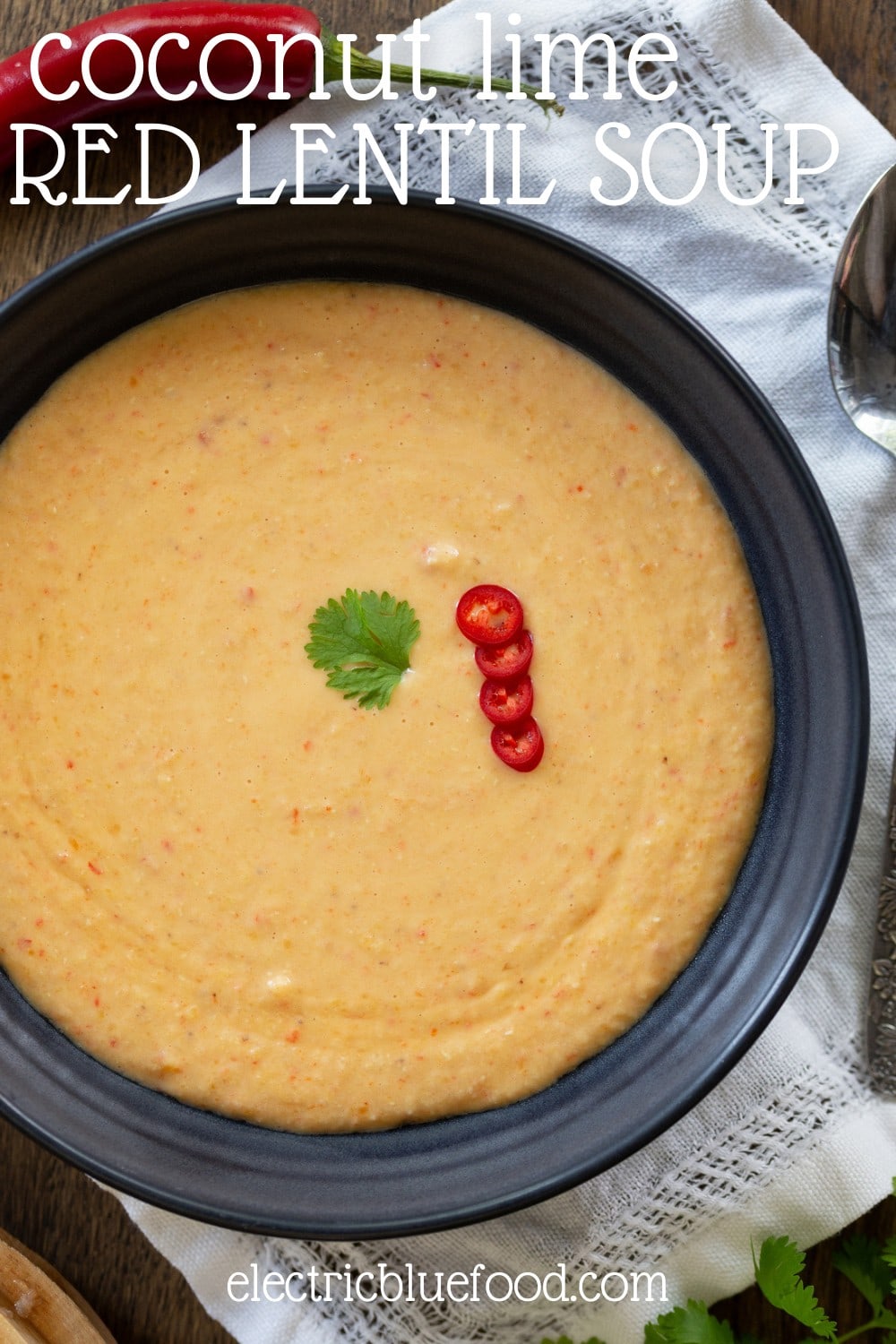 This coconut lime red lentil soup with chili is rady in 30 minutes. This soup is fully vegan. A spicy blended soup inspired by the flavours of East Asian cuisine.