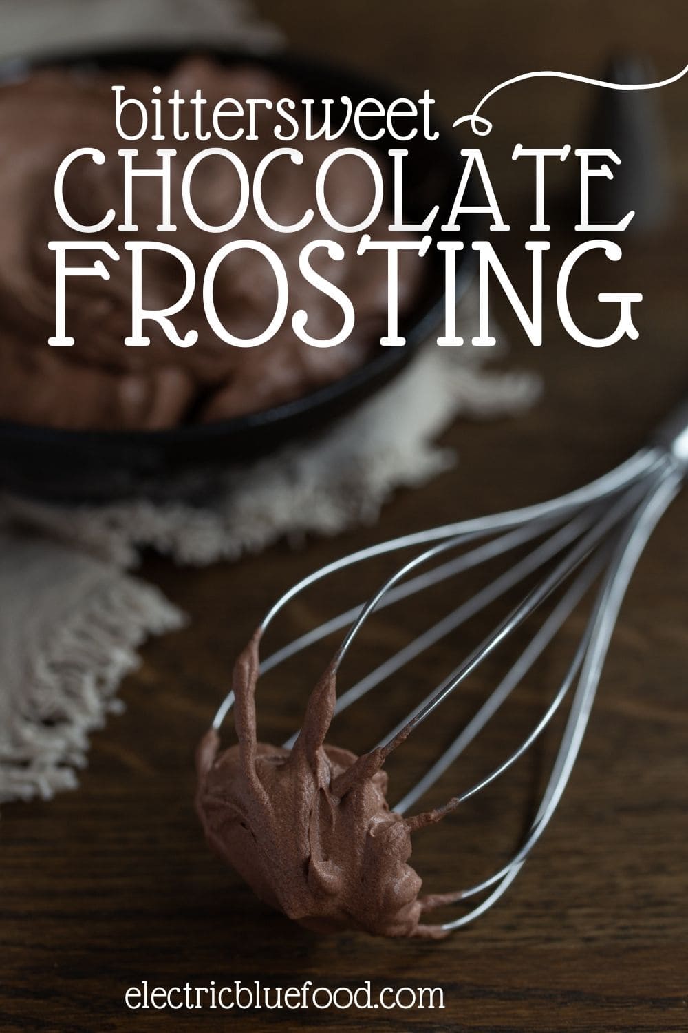 This bittersweet chocolate frosting made with whipped cream is a thick and airy frosting that is not too sweet, perfectly delivering the flavour of cocoa. Great to pair with very sweet cakes to tame their sweetness, or with chocolate desserts, to up the chocolate flavour!