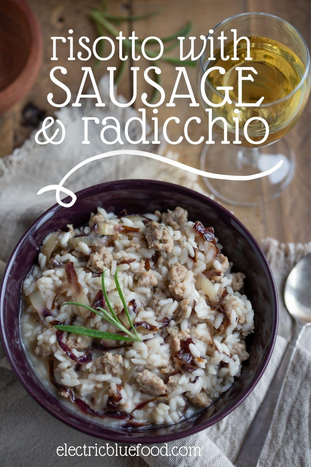 Risotto with sausage and radicchio, a lovely Italian recipe for a tasty risotto. The combination of flavours delivered by pork sausage and bitter radicchio is outstanding. Make sausage risotto with radicchio following the easy step by step instructions in this recipe.