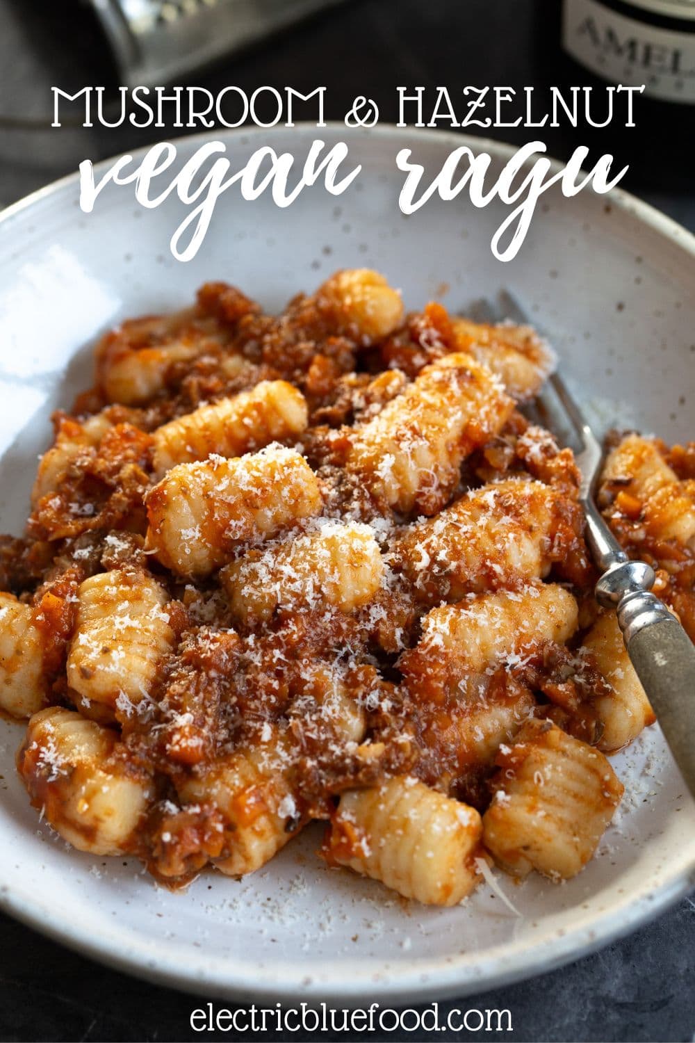 Hazelmut mushrrom ragu. Vegan pasta sauce.